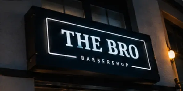 THE BRO Barbershop — wejście do salonu